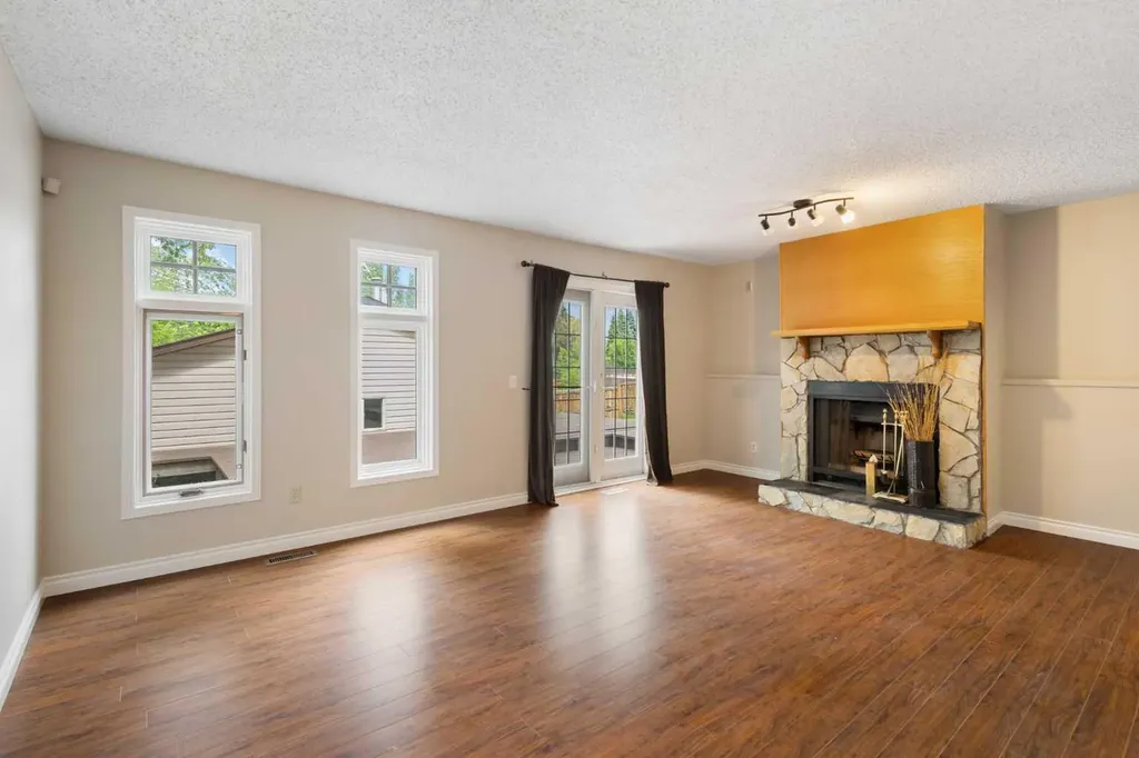 68 Scenic Acres Drive NW Calgary AB T3L 1C2
