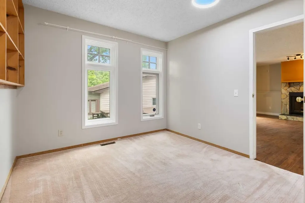 68 Scenic Acres Drive NW Calgary AB T3L 1C2
