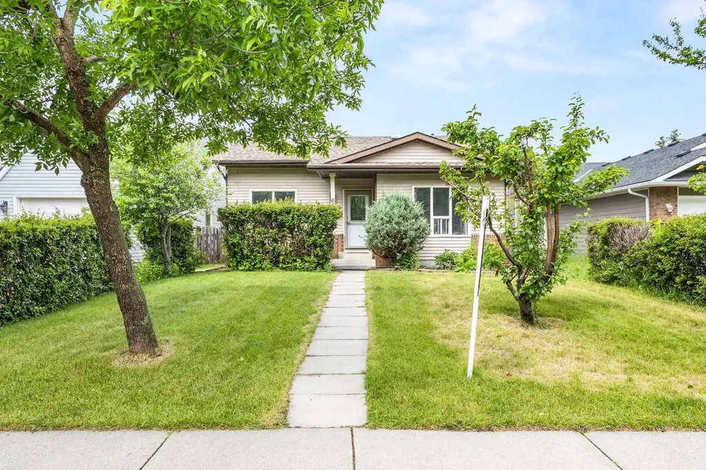 68 Scenic Acres Drive NW Calgary AB T3L 1C2