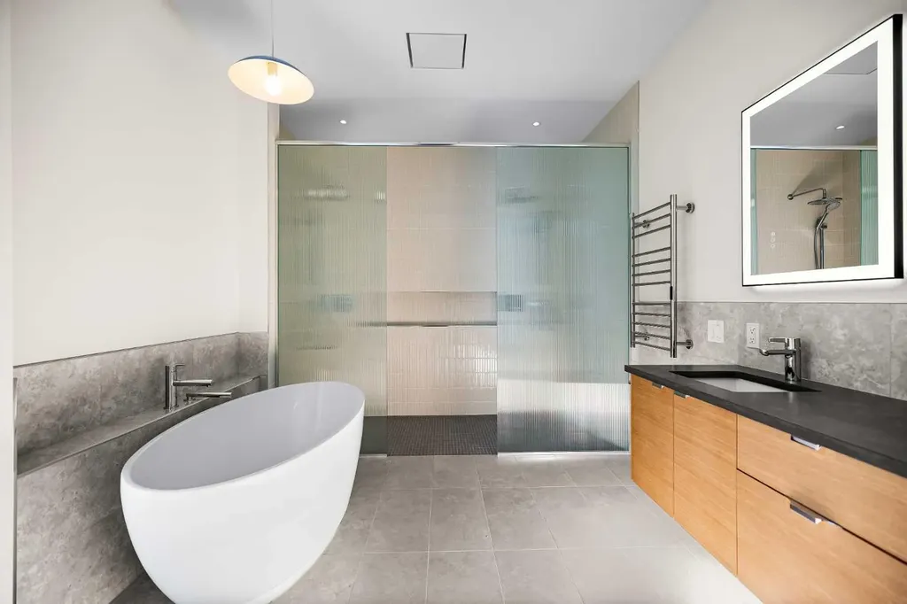 3D Willow Crescent SW Calgary AB T3C 3B8