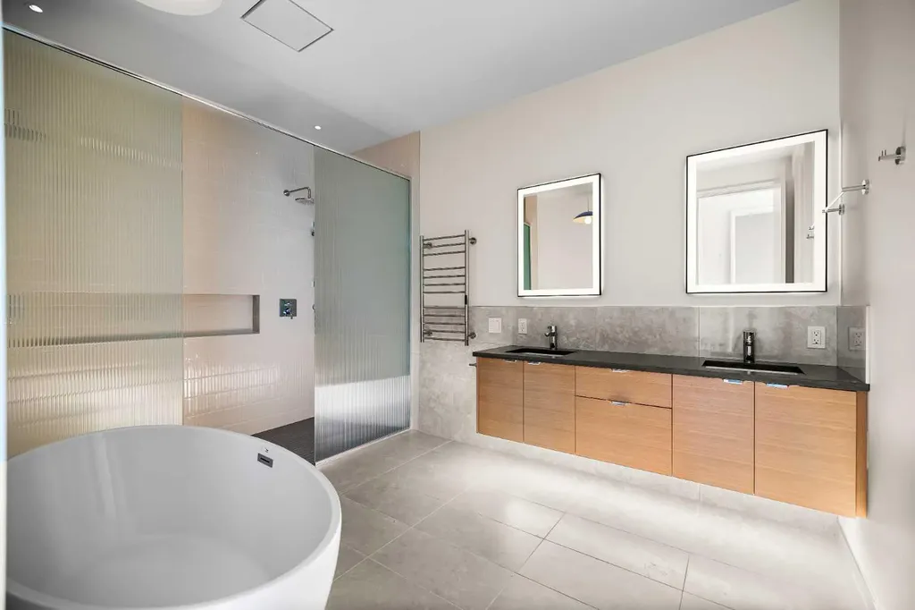 3D Willow Crescent SW Calgary AB T3C 3B8