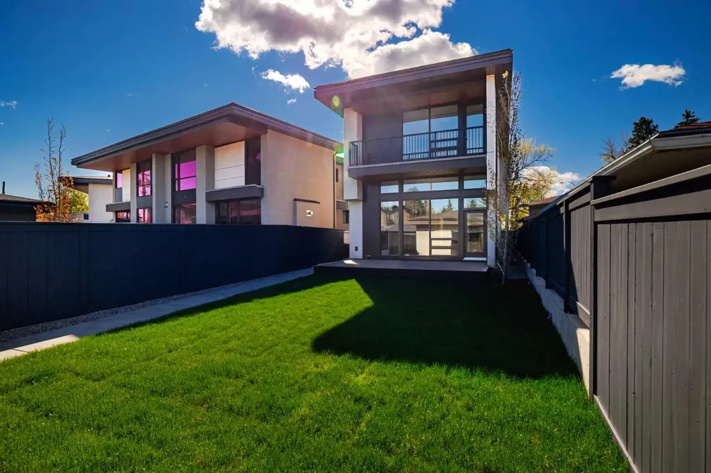 3D Willow Crescent SW Calgary AB T3C 3B8