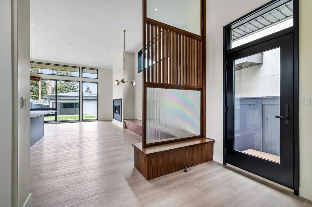 3D Willow Crescent SW Calgary AB T3C 3B8