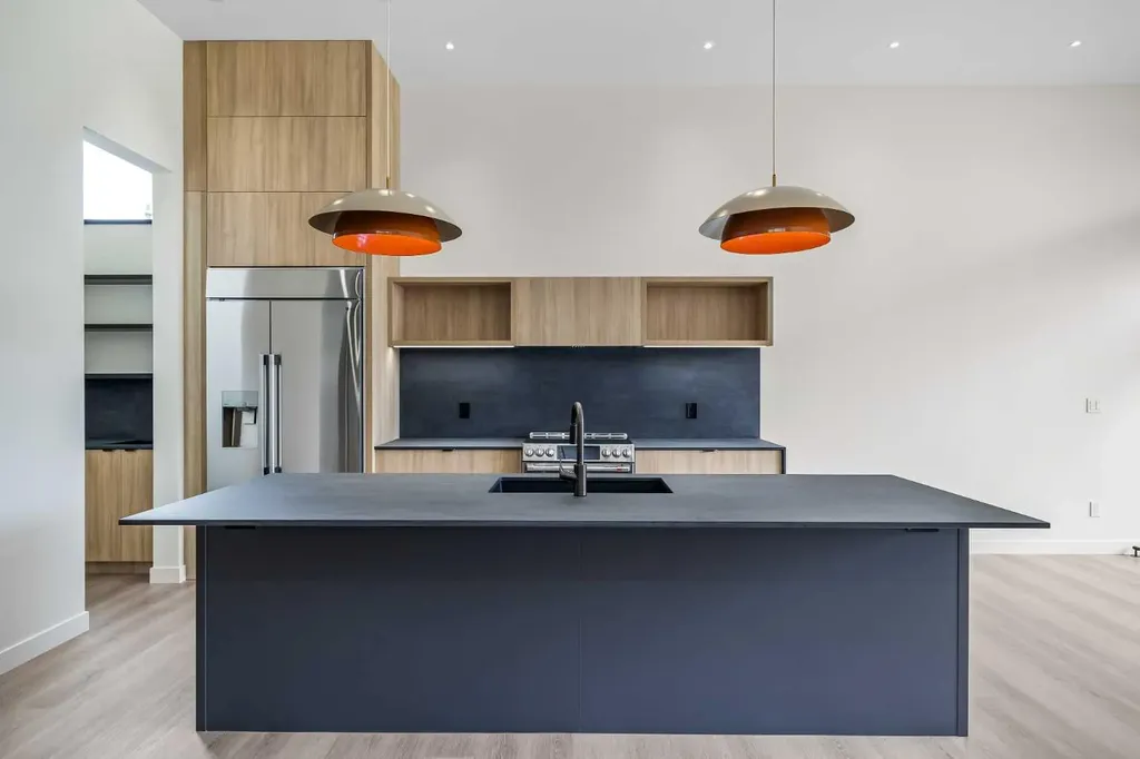 3D Willow Crescent SW Calgary AB T3C 3B8