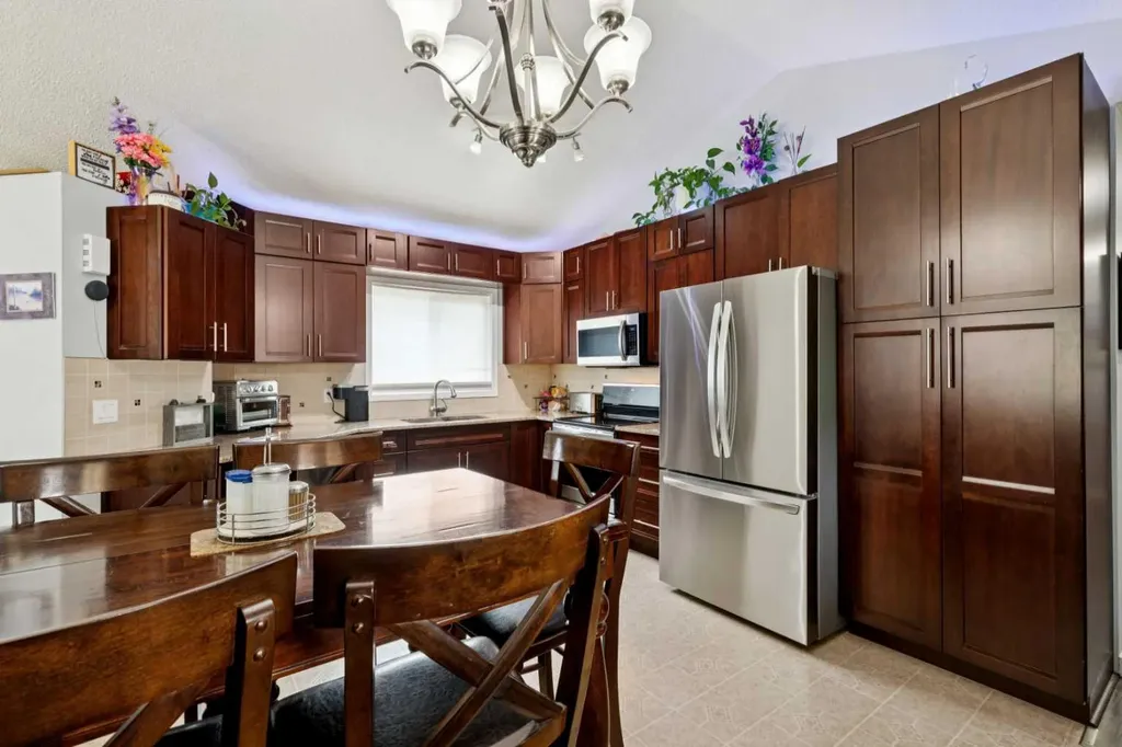 336 Coventry Close NE Calgary AB T3K4C5