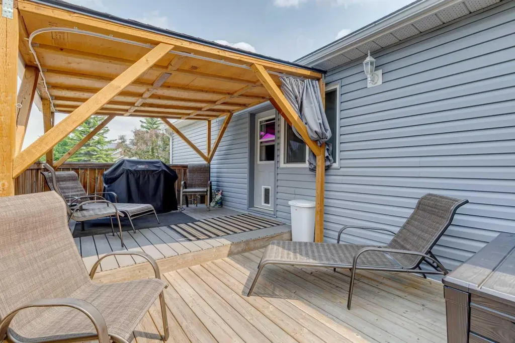 336 Coventry Close NE Calgary AB T3K4C5