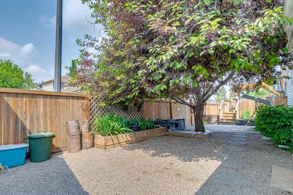 336 Coventry Close NE Calgary AB T3K4C5