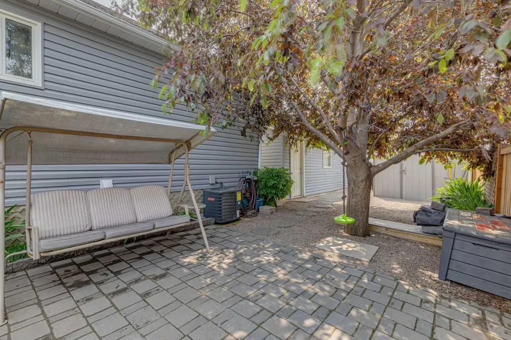 336 Coventry Close NE Calgary AB T3K4C5