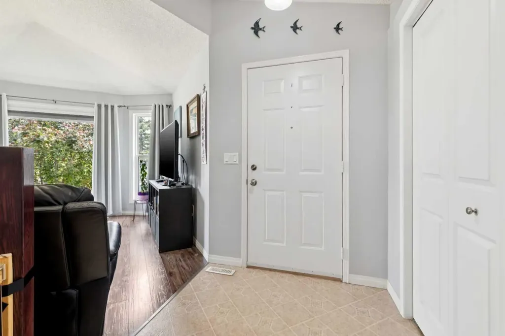 336 Coventry Close NE Calgary AB T3K4C5