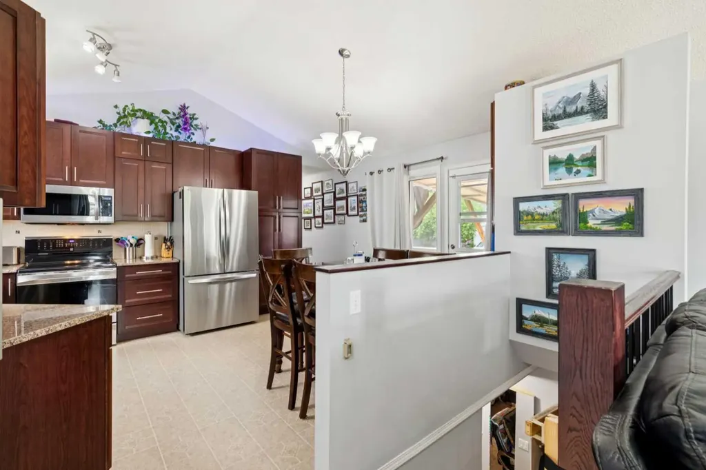 336 Coventry Close NE Calgary AB T3K4C5