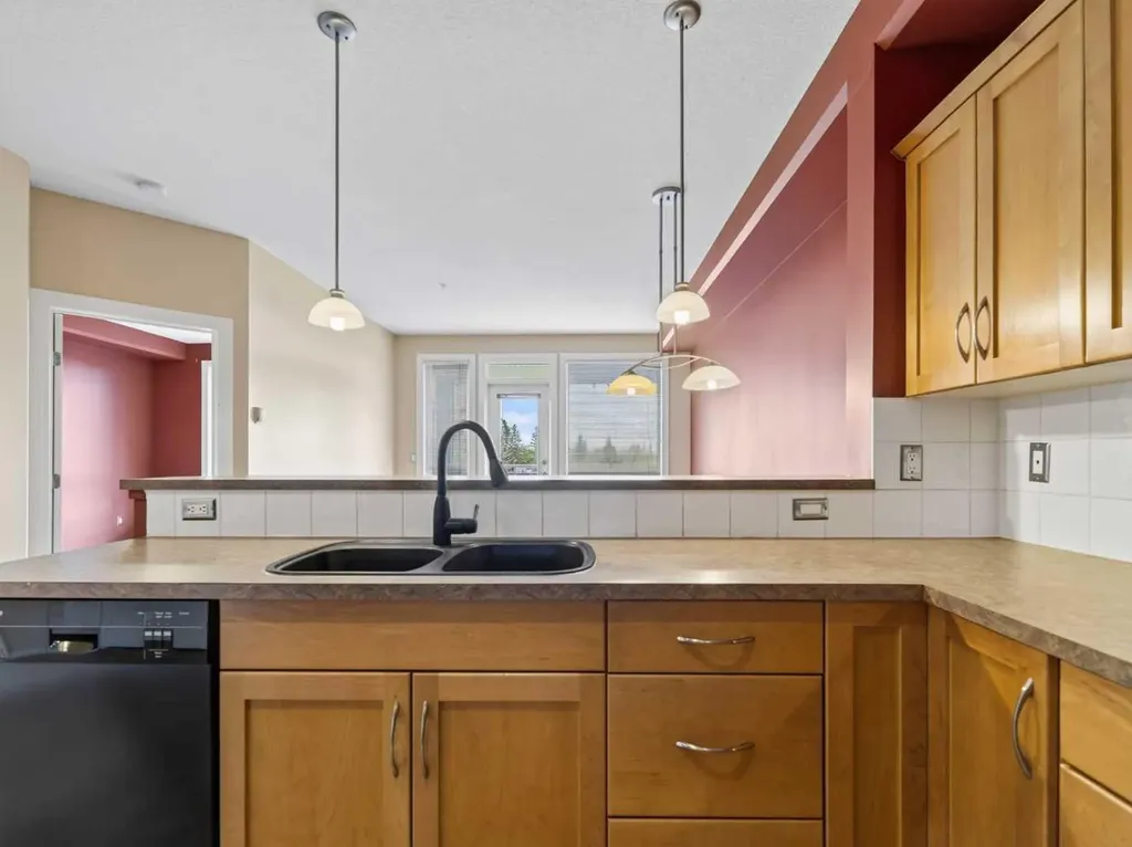 3111 34 Avenue NW Calgary AB T2L 0Y2