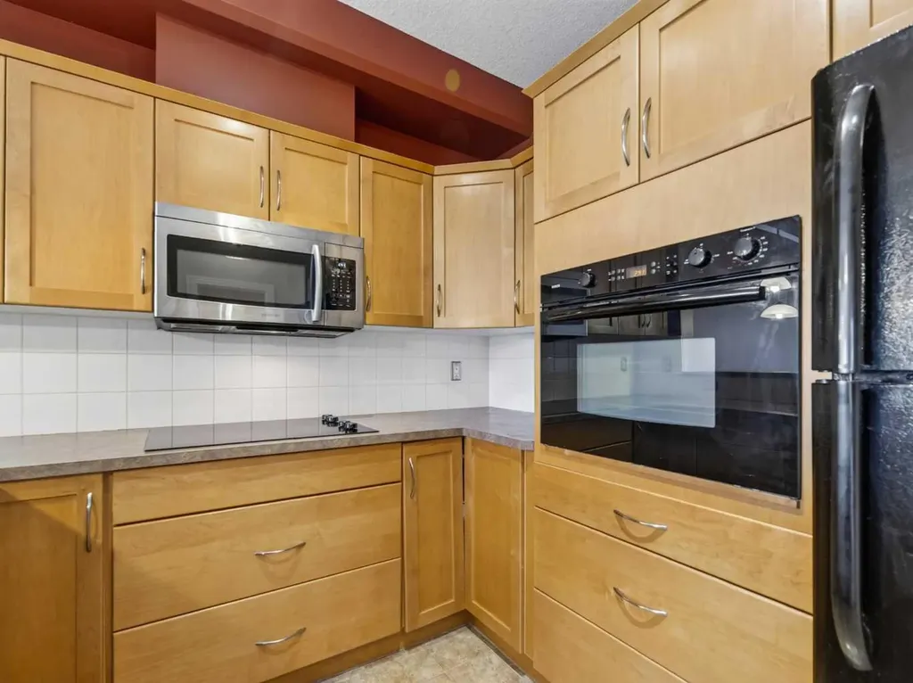 3111 34 Avenue NW Calgary AB T2L 0Y2