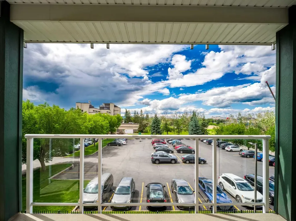 3111 34 Avenue NW Calgary AB T2L 0Y2