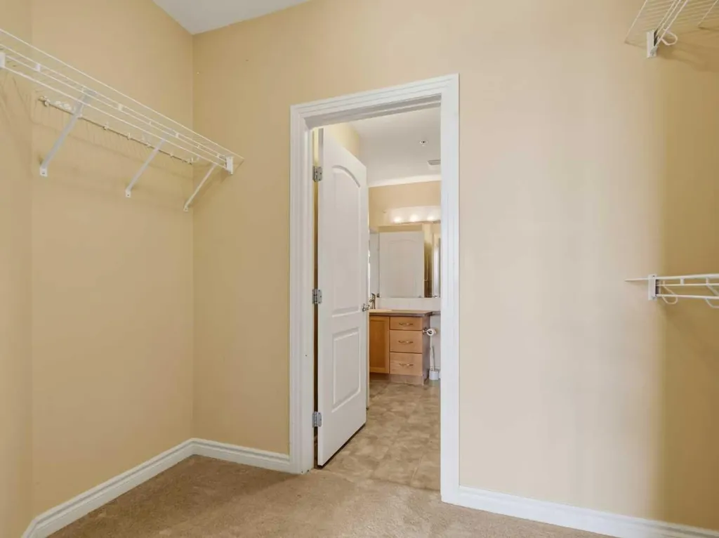 3111 34 Avenue NW Calgary AB T2L 0Y2