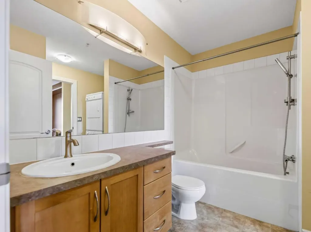 3111 34 Avenue NW Calgary AB T2L 0Y2