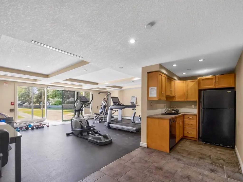 3111 34 Avenue NW Calgary AB T2L 0Y2