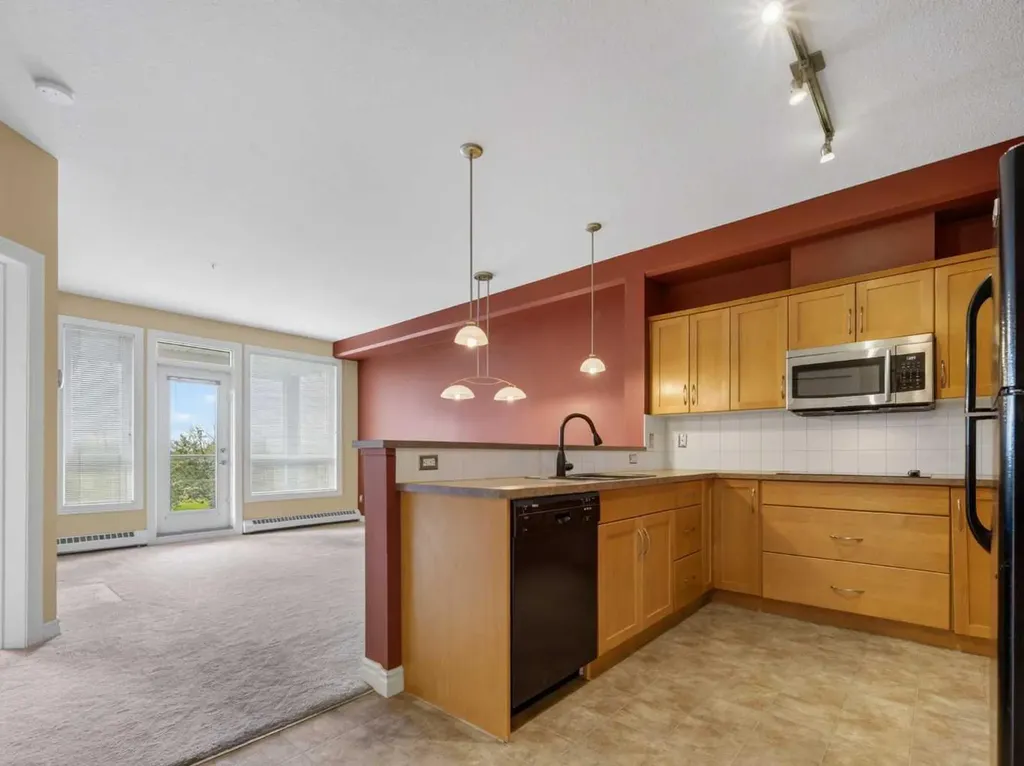 3111 34 Avenue NW Calgary AB T2L 0Y2