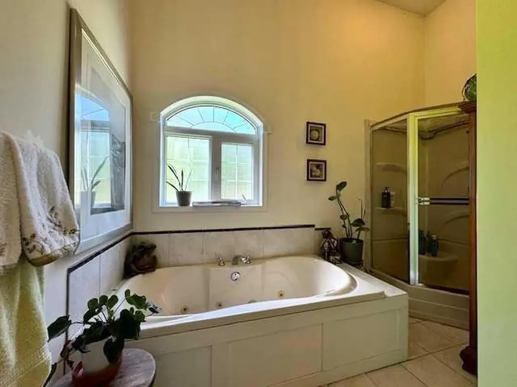 50 Lakeview Heights Canyon Creek AB T0G 2M0