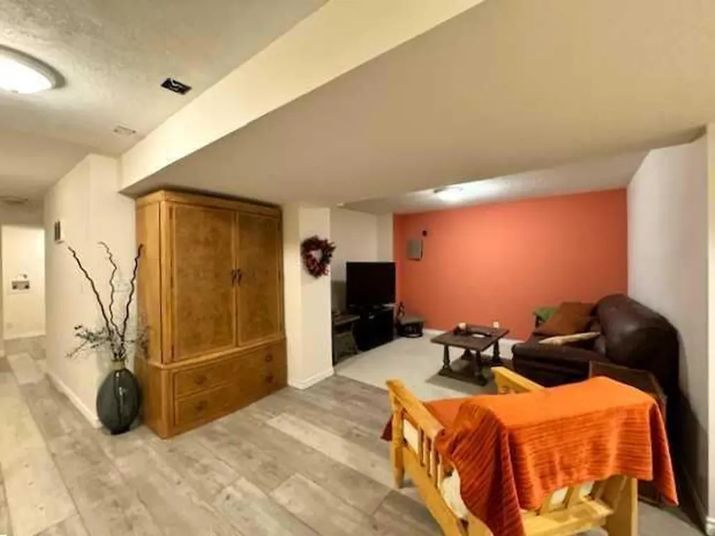 50 Lakeview Heights Canyon Creek AB T0G 2M0