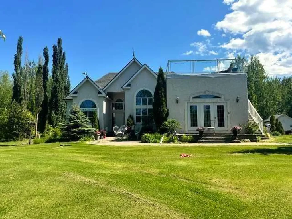 50 Lakeview Heights Canyon Creek AB T0G 2M0