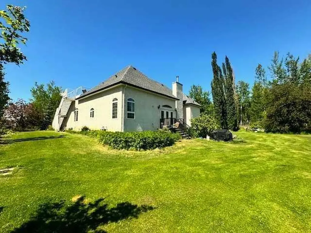 50 Lakeview Heights Canyon Creek AB T0G 2M0