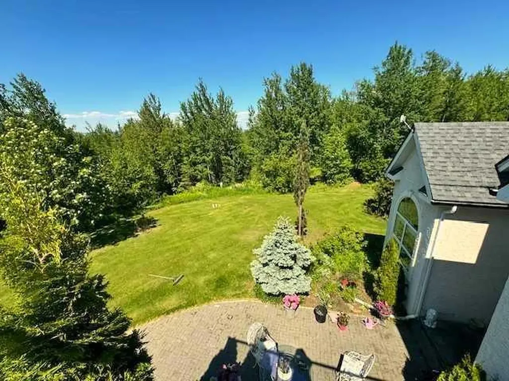 50 Lakeview Heights Canyon Creek AB T0G 2M0