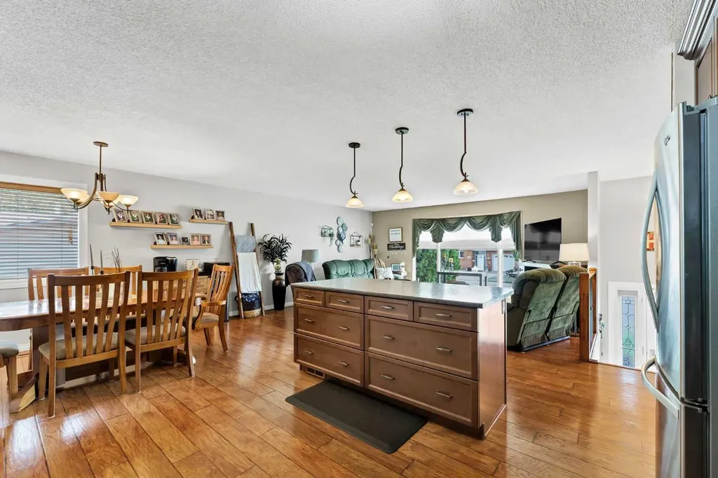 127 Markwick Drive SE Medicine Hat AB T1A7V9