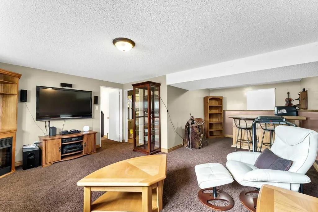 127 Markwick Drive SE Medicine Hat AB T1A7V9