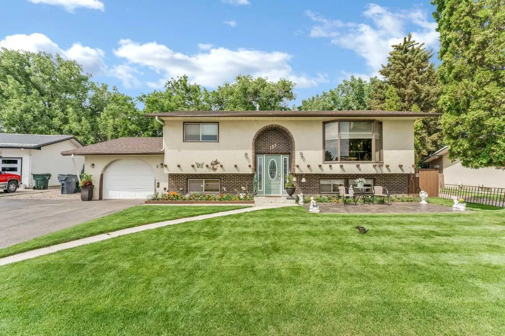 127 Markwick Drive SE Medicine Hat AB T1A7V9