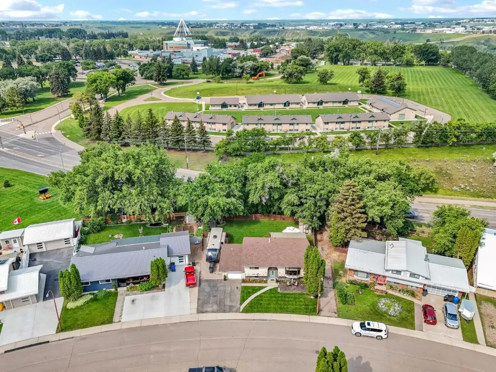 127 Markwick Drive SE Medicine Hat AB T1A7V9