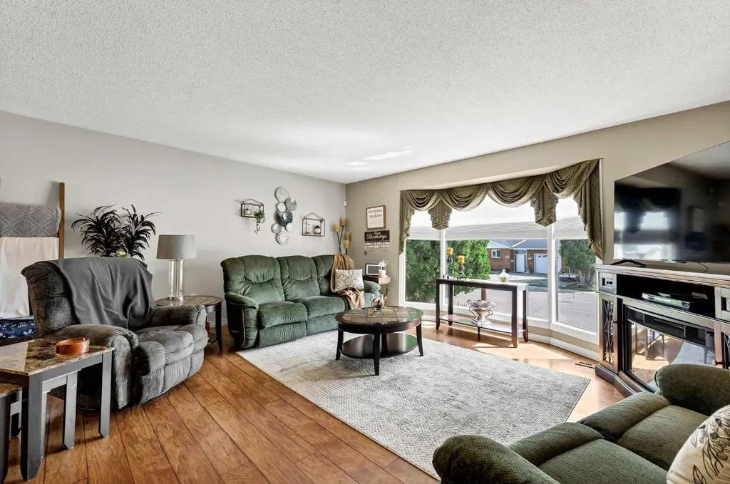 127 Markwick Drive SE Medicine Hat AB T1A7V9