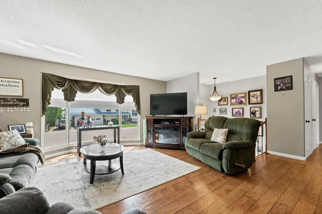 127 Markwick Drive SE Medicine Hat AB T1A7V9