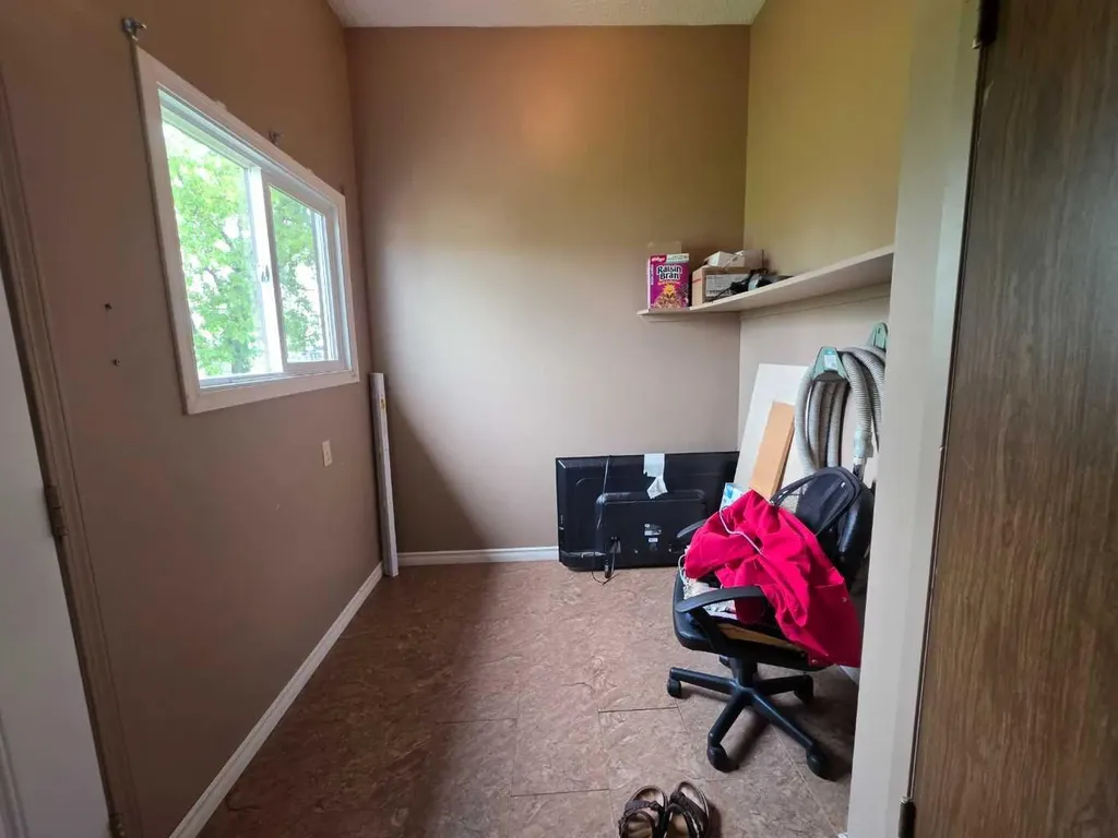 9102 99a Avenue Sexsmith AB T0H 3C0