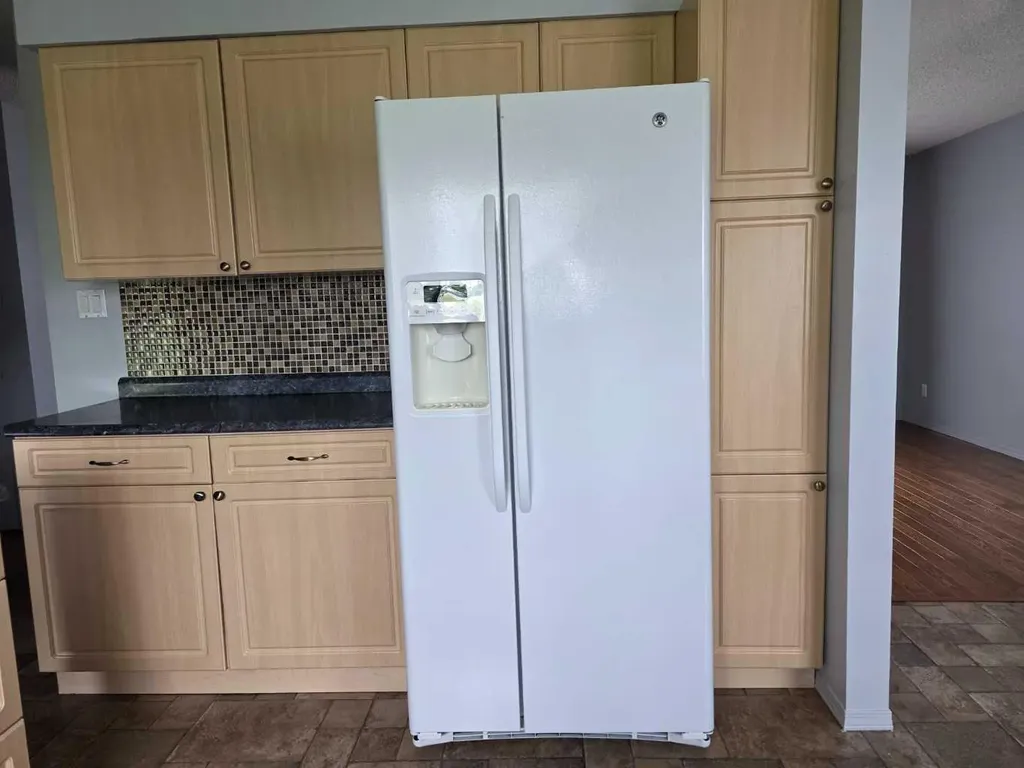 9102 99a Avenue Sexsmith AB T0H 3C0