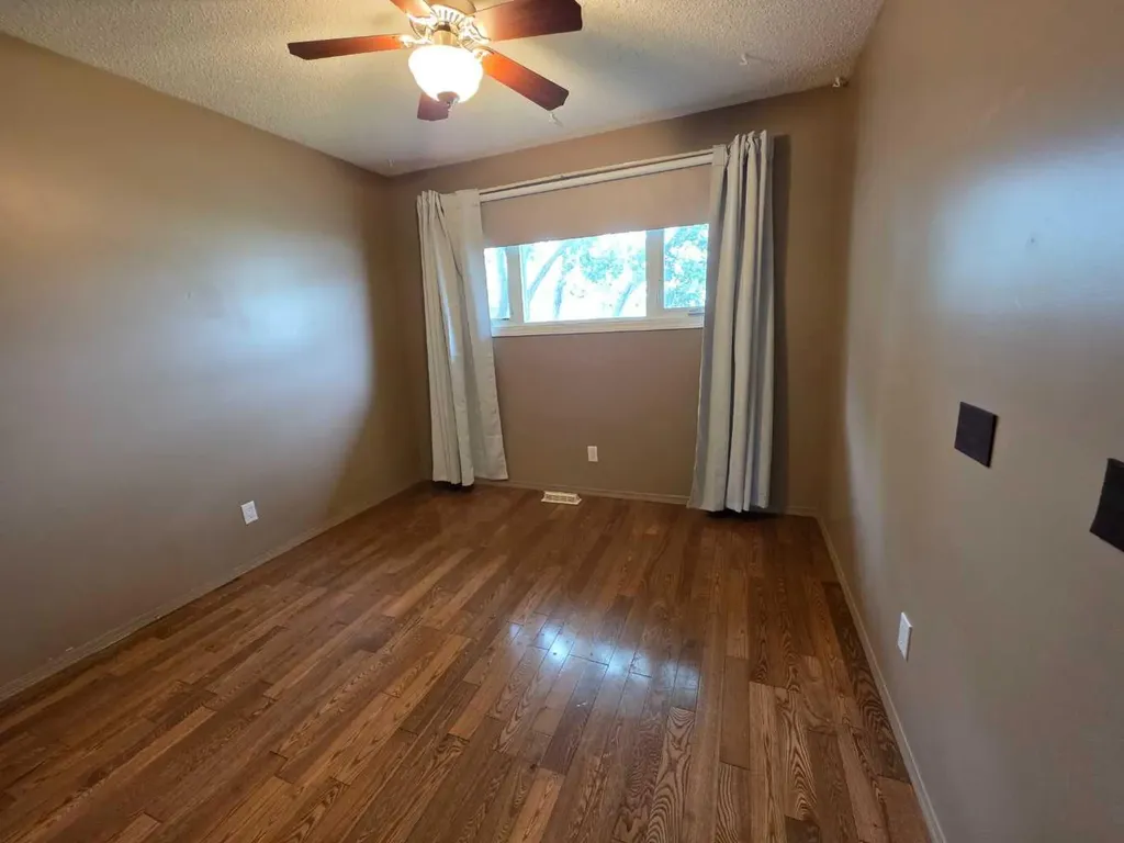 9102 99a Avenue Sexsmith AB T0H 3C0