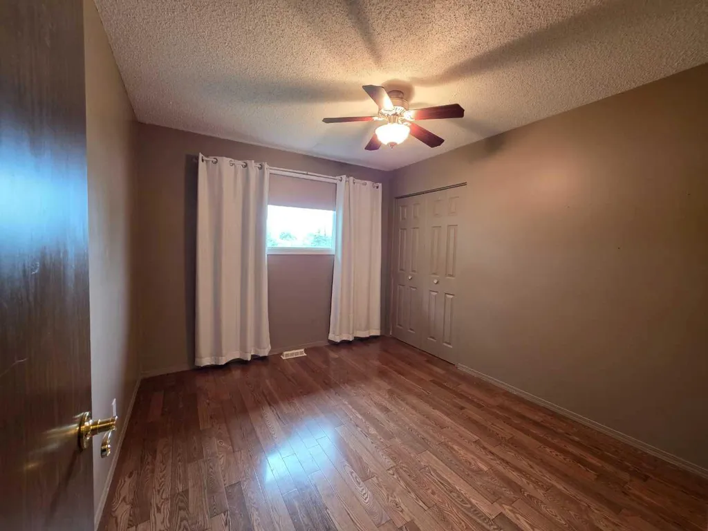9102 99a Avenue Sexsmith AB T0H 3C0