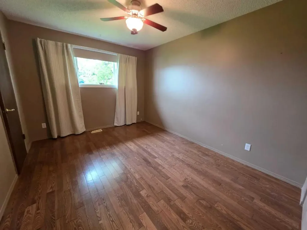 9102 99a Avenue Sexsmith AB T0H 3C0