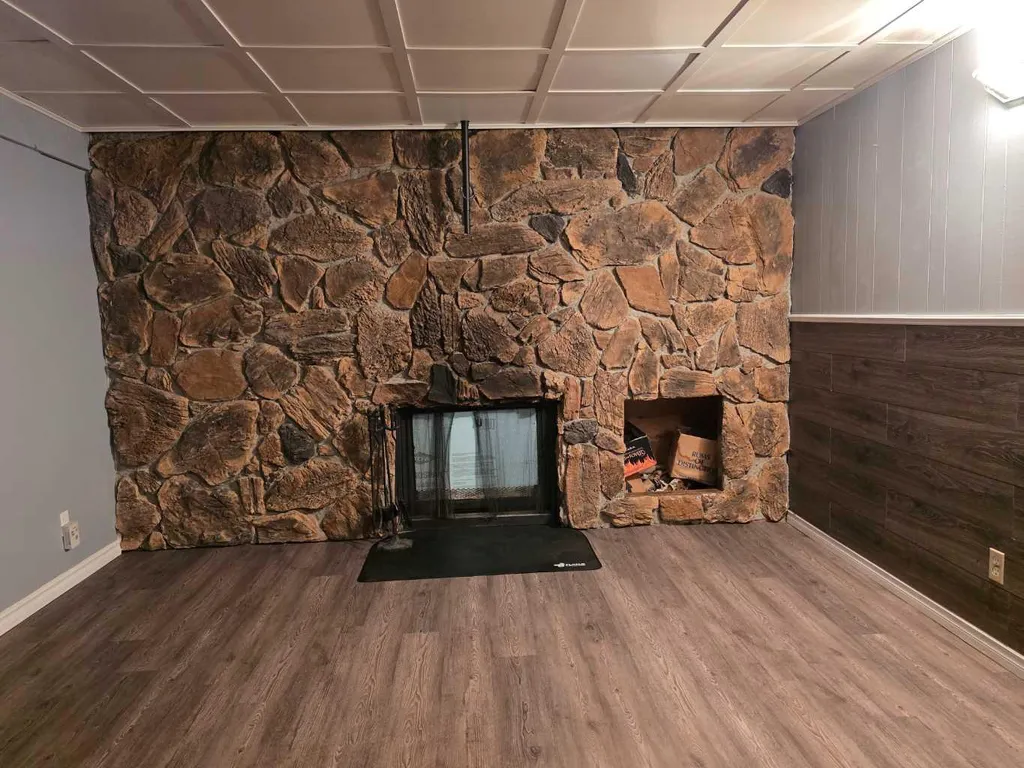 9102 99a Avenue Sexsmith AB T0H 3C0