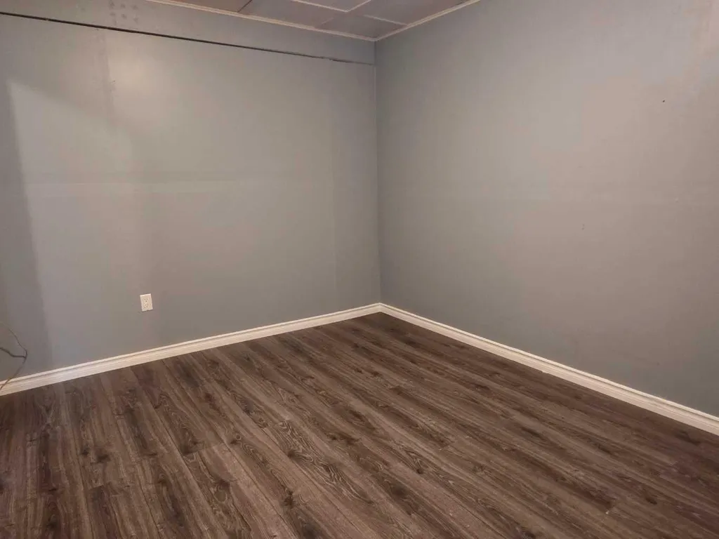 9102 99a Avenue Sexsmith AB T0H 3C0