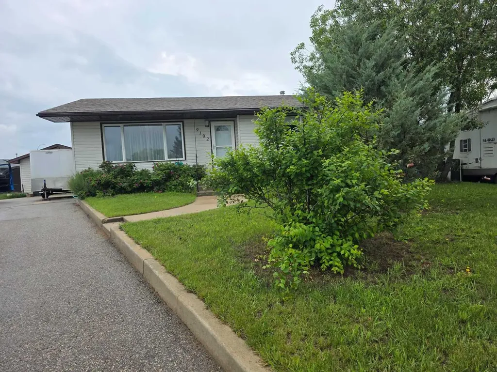 9102 99a Avenue Sexsmith AB T0H 3C0