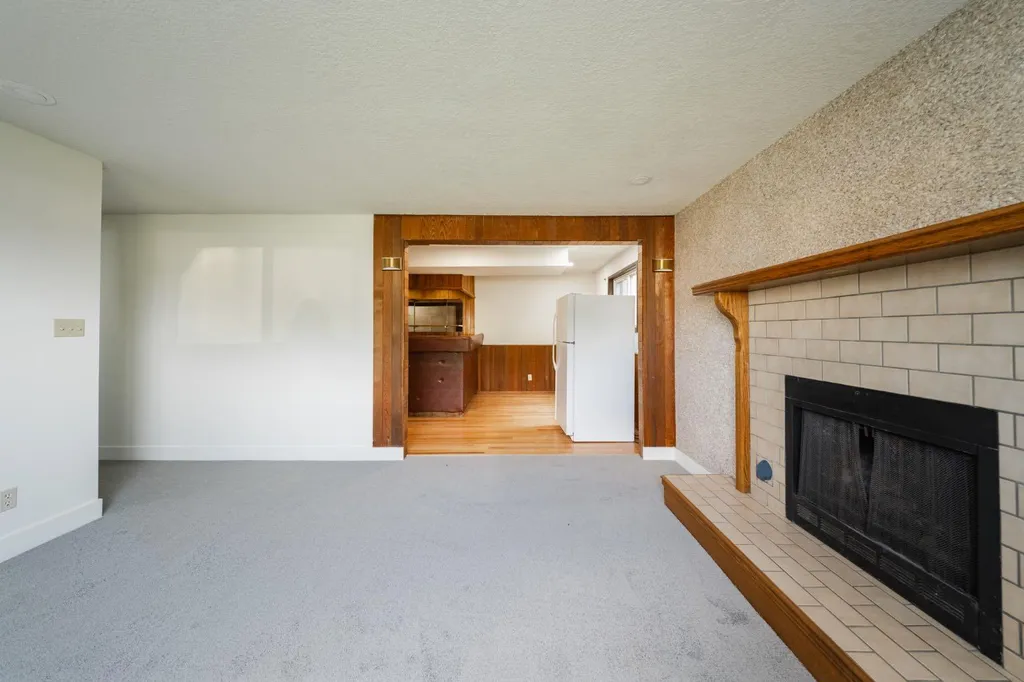 122 Christina Court Fort Mcmurray AB T9K 1H3
