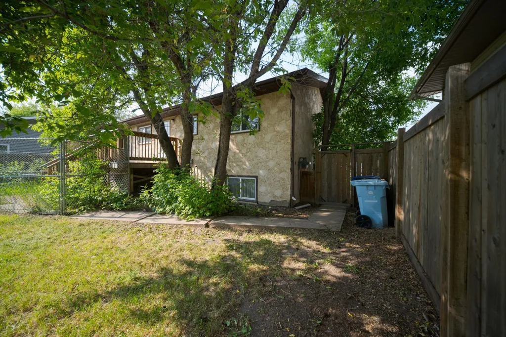 122 Christina Court Fort Mcmurray AB T9K 1H3