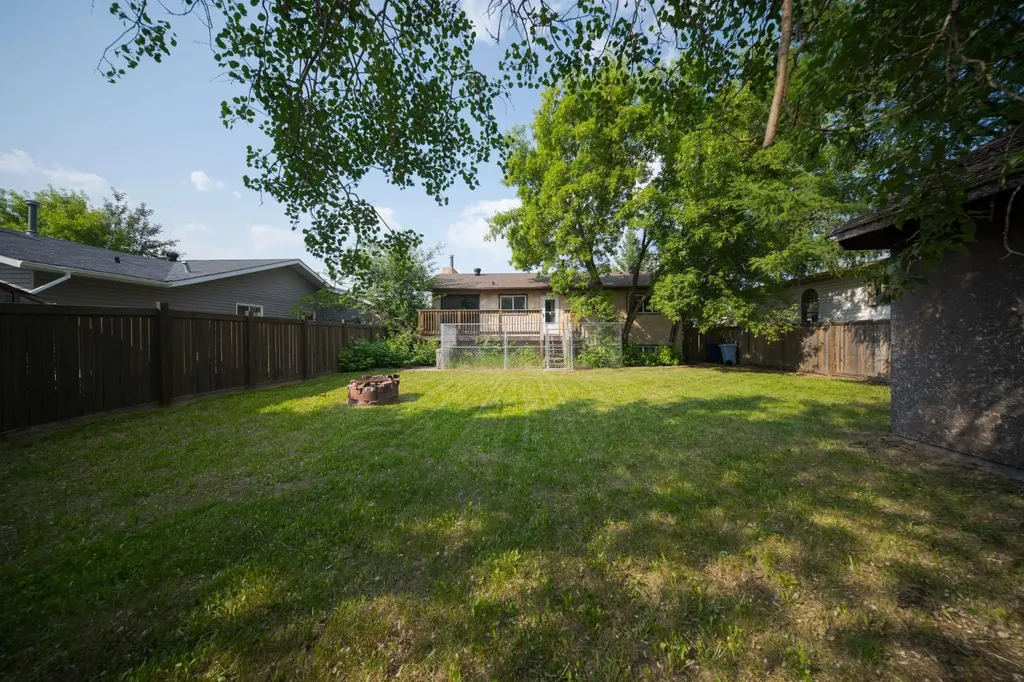 122 Christina Court Fort Mcmurray AB T9K 1H3