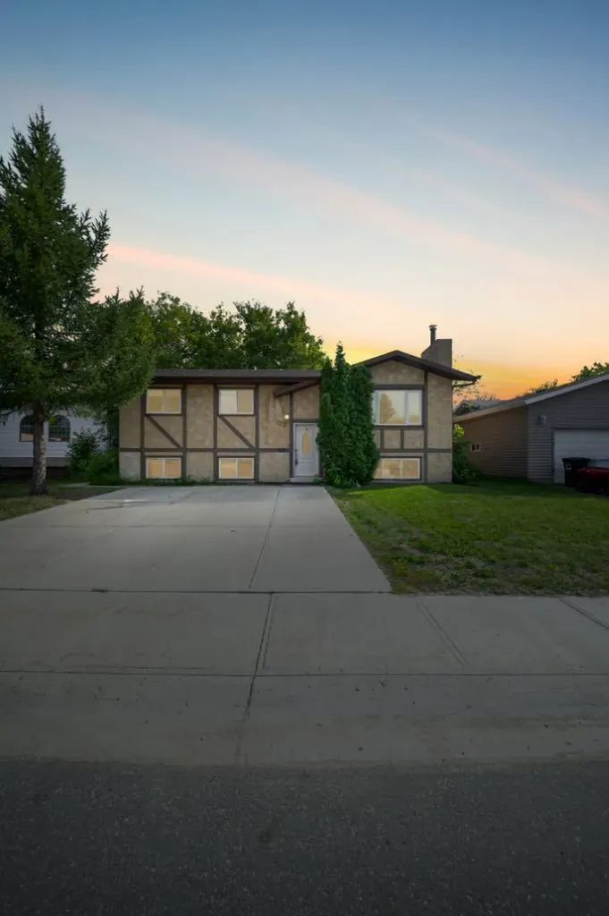 122 Christina Court Fort Mcmurray AB T9K 1H3