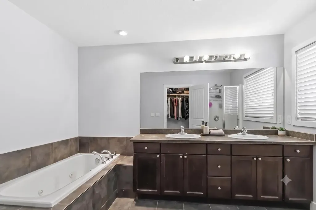 205 Gravelstone Way Fort Mcmurray AB T9K0S9