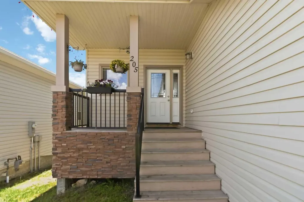 205 Gravelstone Way Fort Mcmurray AB T9K0S9