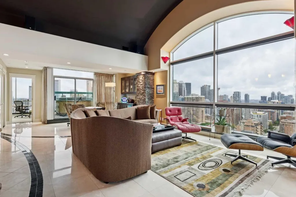 836 15 Avenue SW Calgary AB T2R1S2