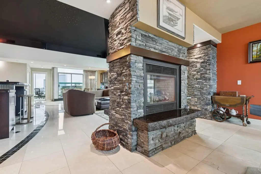 836 15 Avenue SW Calgary AB T2R1S2