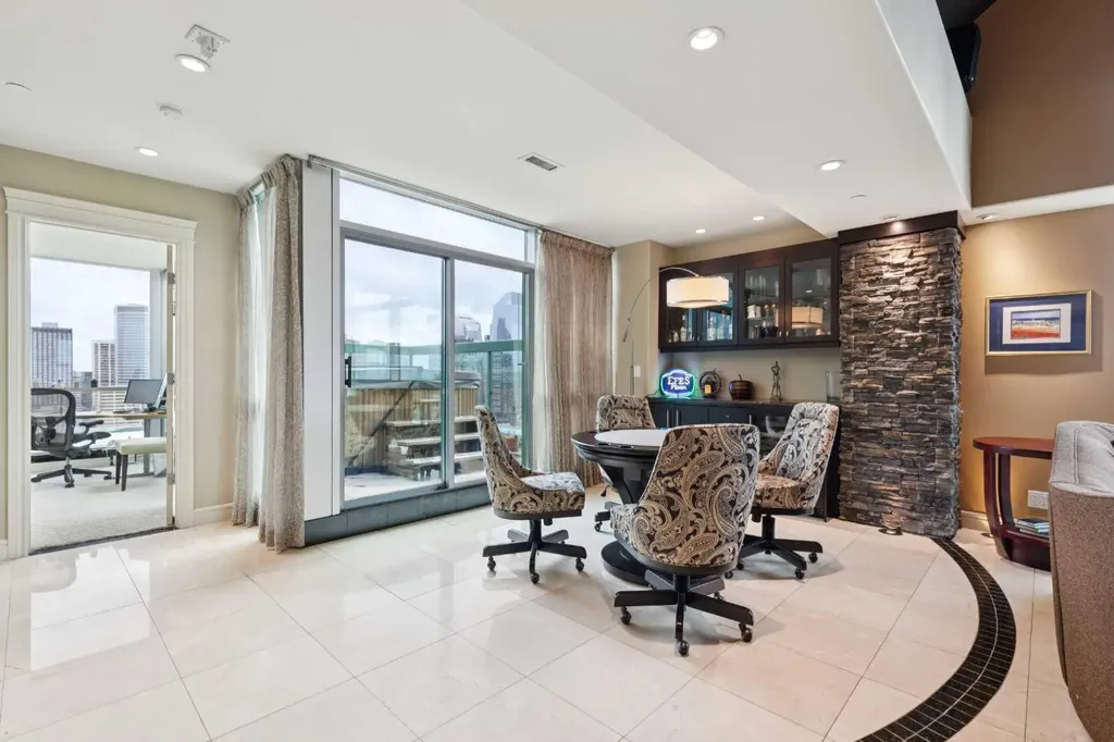 836 15 Avenue SW Calgary AB T2R1S2