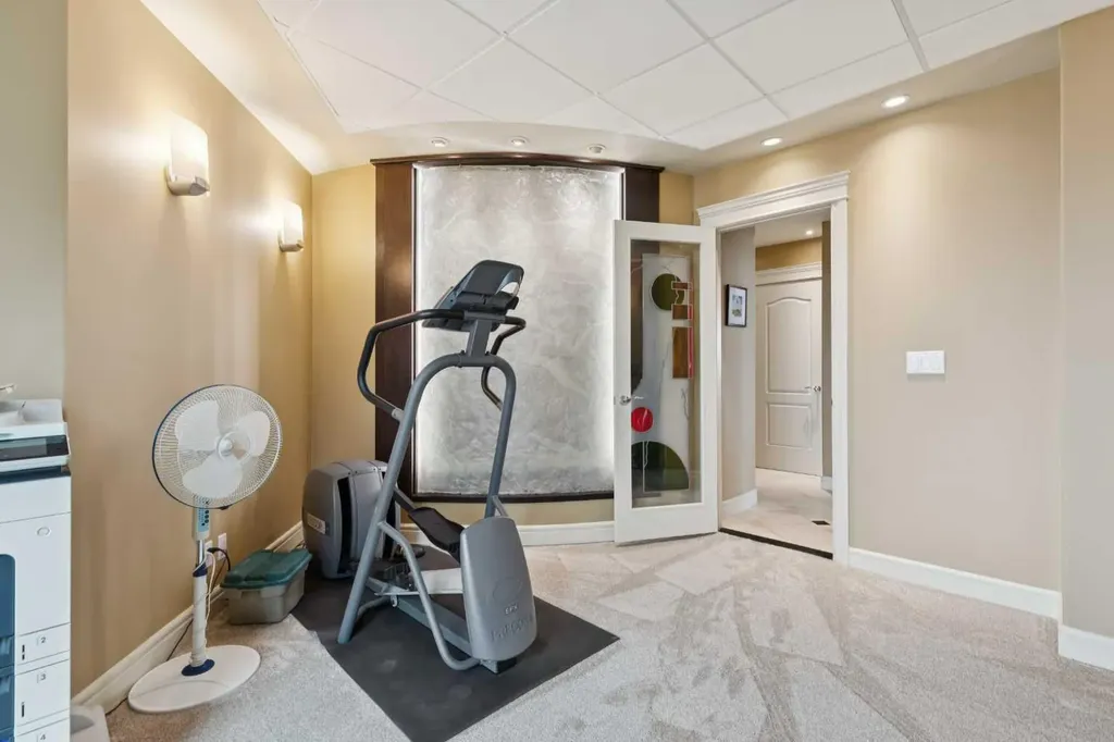 836 15 Avenue SW Calgary AB T2R1S2